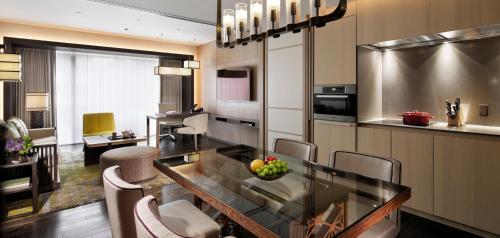 One Bedroom Residence Two Double