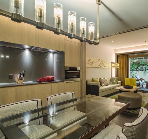 One Bedroom Residence Two Double