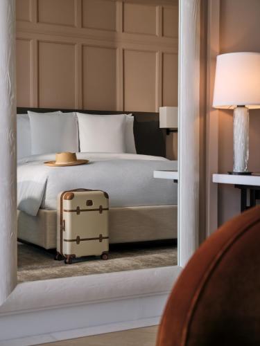 Sunrise Room