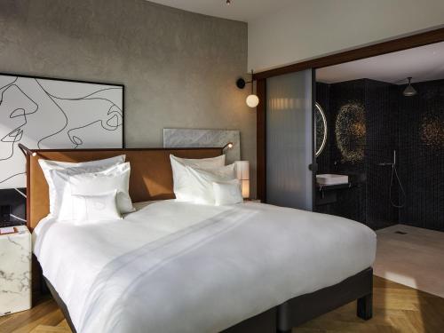 Two Bedroom Executive Penthouse Suite with Terrace and Panoramic View