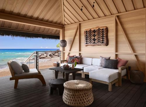 Beach Front Black Sand Two Bedroom Kauhale