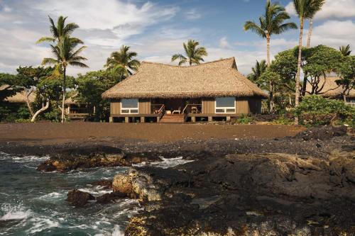 Beach Front Black Sand Two Bedroom Kauhale