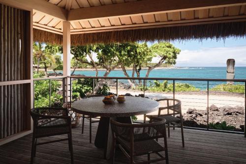 Ocean Front Accessible King Hale