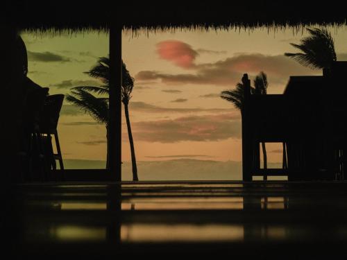 Ocean Front Accessible Two Bedroom Kumukea Kauhale