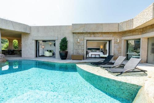 Suite with Private Pool