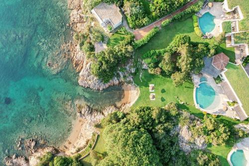 Villa - Beach Front