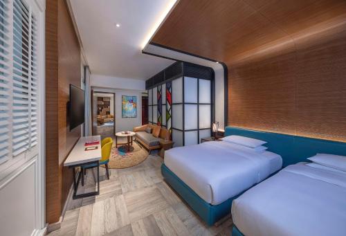 Connecting Family Room with Sea View