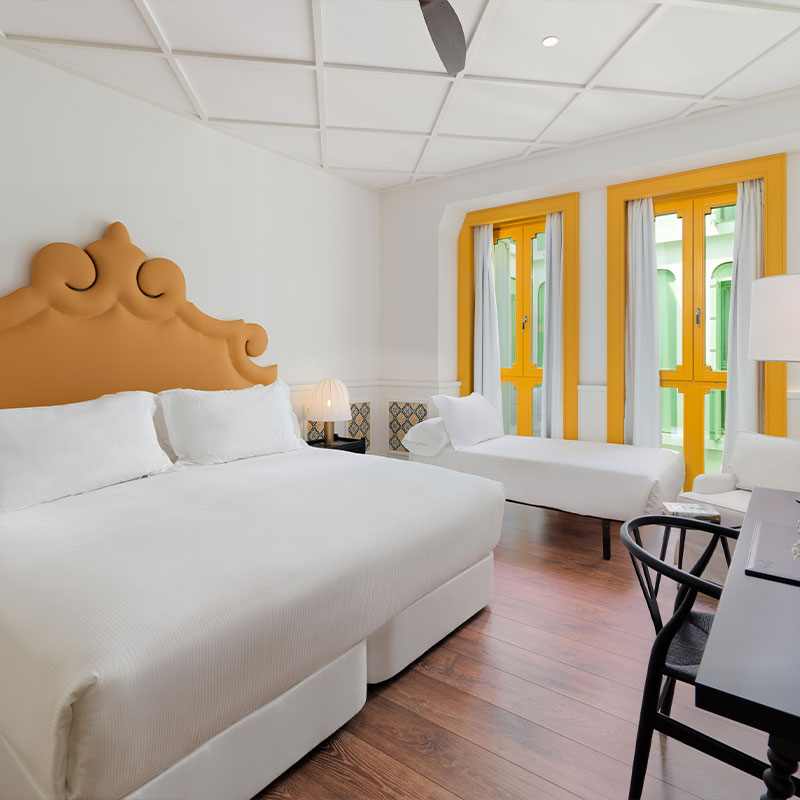 TRIPLE SEVILLA ROOM