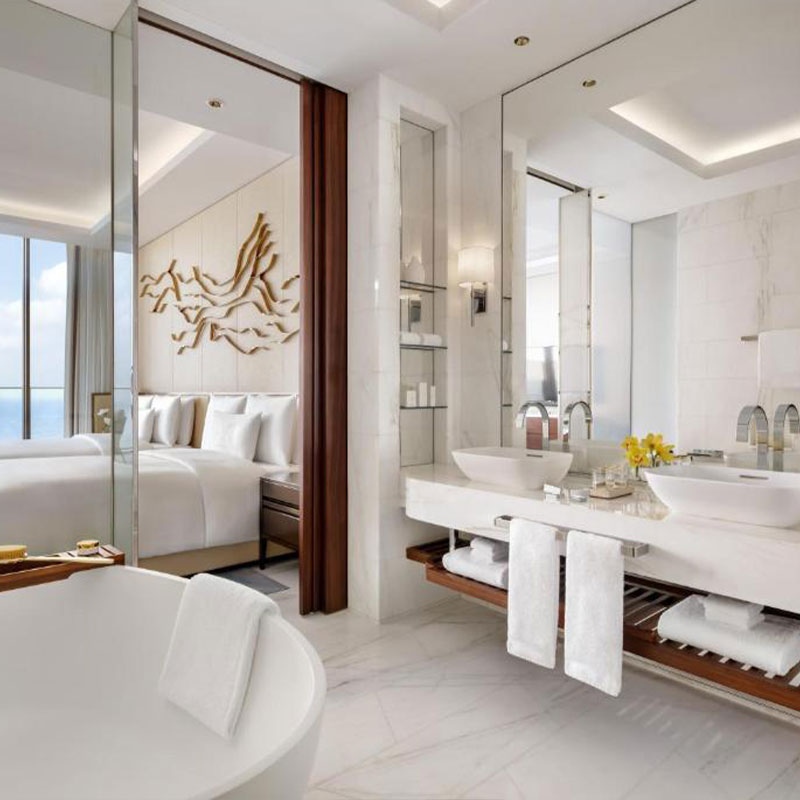 Royal Club Queen Palm View Room