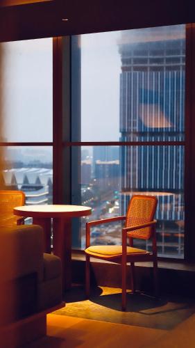 Premier 70 Corner (Premier Corner Room)