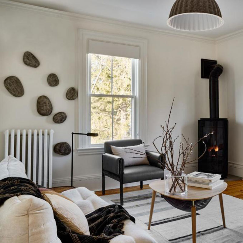 King Fireplace Suite w/ Soaking Tub
