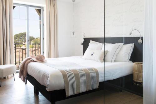 Premium  Double Room with Balcony and Sea View