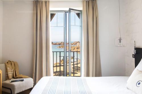 Premium  Double Room with Balcony and Sea View