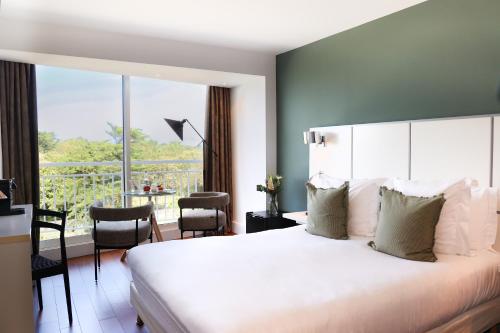 Elegance Room