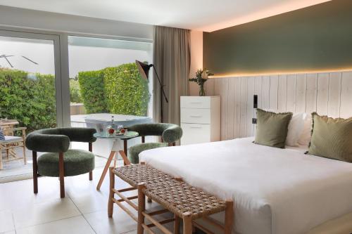 Deluxe Jacuzzi Room
