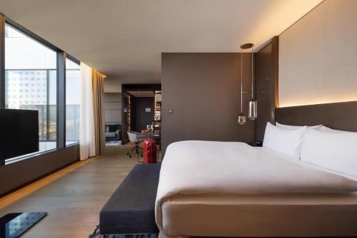 Junior King Suite - High Floor