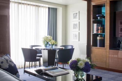 Ambassador Suite with King Bed