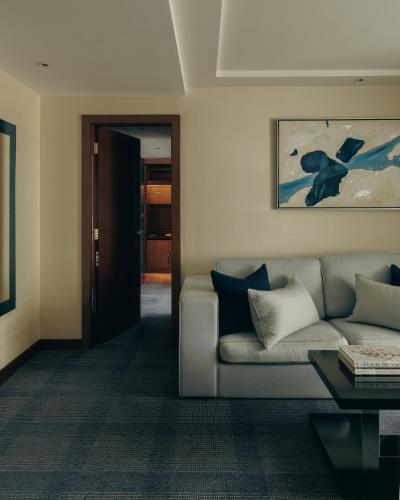 Ambassador Suite with King Bed