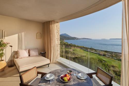 Interconnecting Bay View Junior Suites