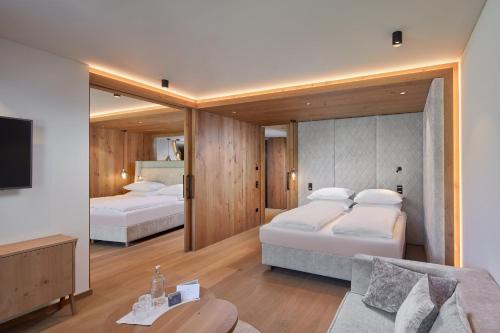Suite with Mountain View