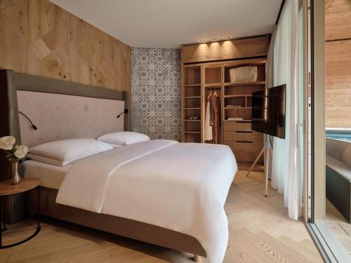 Suite with Spa Bath