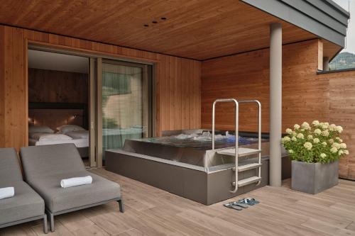 Suite with Spa Bath
