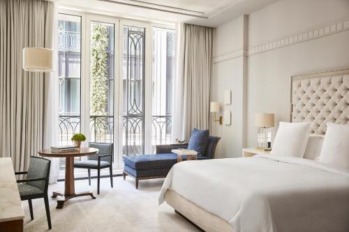 Accessible Superior Room King Bed