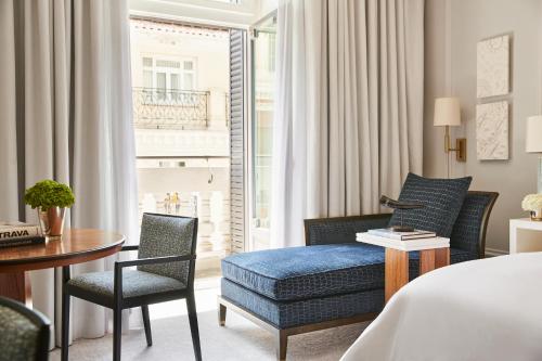 Deluxe Sevilla View Room King