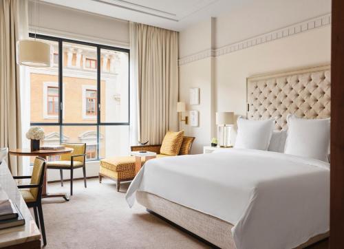 Deluxe Room, King