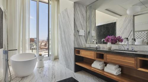 Four Seasons Terrace Suite King