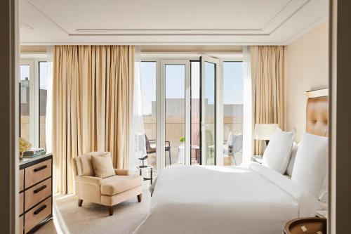 Four Seasons Suite King with Terrace