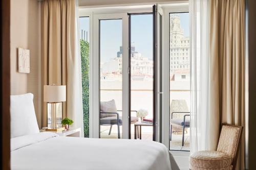 Four Seasons Suite King with Terrace