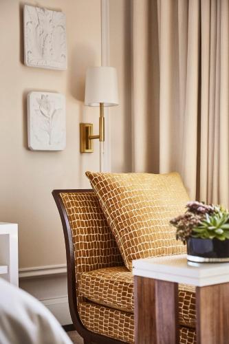 One Bedroom Courtyard Suite King