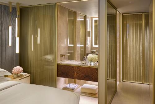Deluxe Room - King or Twin