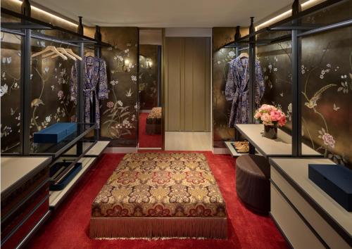 Mayfair Suite King