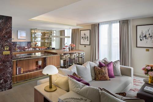 Mayfair Suite King
