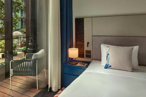 Atrium Twin Room with Two Twin Beds and Balcony - Atrium View
