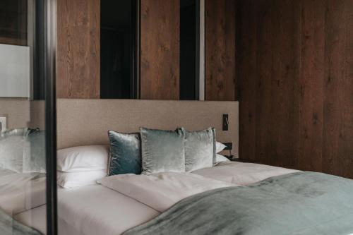 King Room with Mountain View