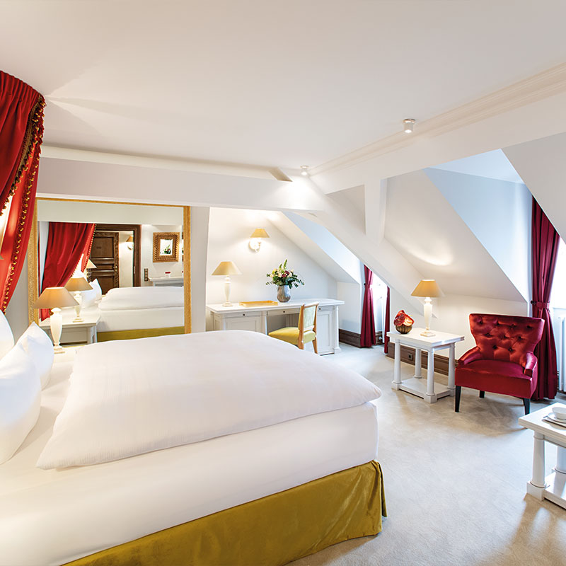 Queen Junior Suite