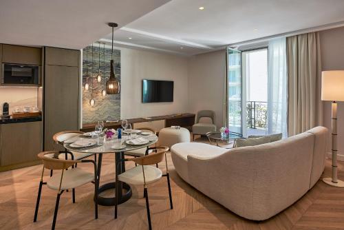 One-Bedroom Residence with Garden View
