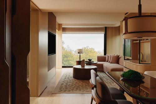 Corner Park Suite