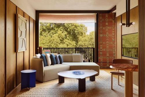 Corner Park Suite