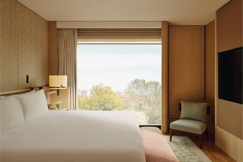 Hyde Park Balcony Suite