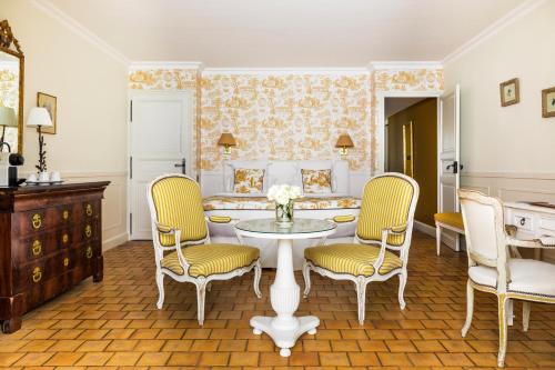 Deluxe Family Suite