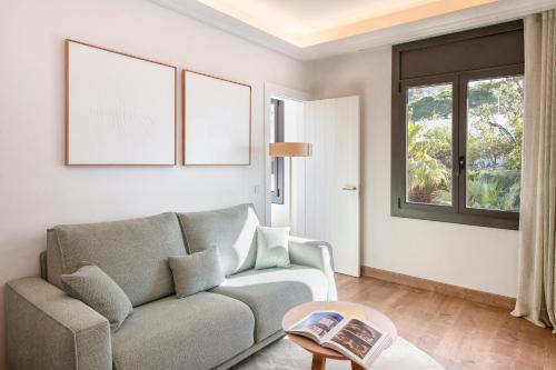 Sea Front Panoramic Suite