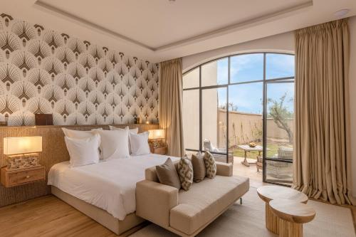 Ksara Large Suite