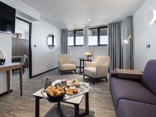 Suite with One Queen Bed and Living Room - Beach Front
