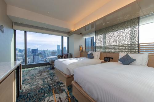Deluxe Corner Twin Room
