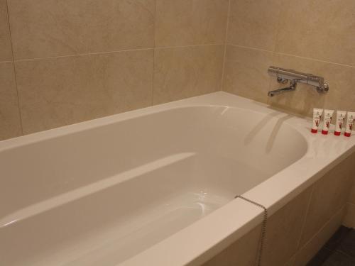 Deluxe Corner Twin Room