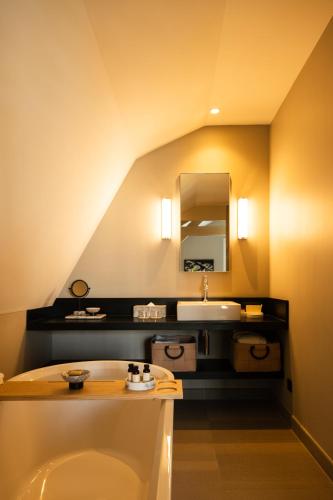 Jean Suite